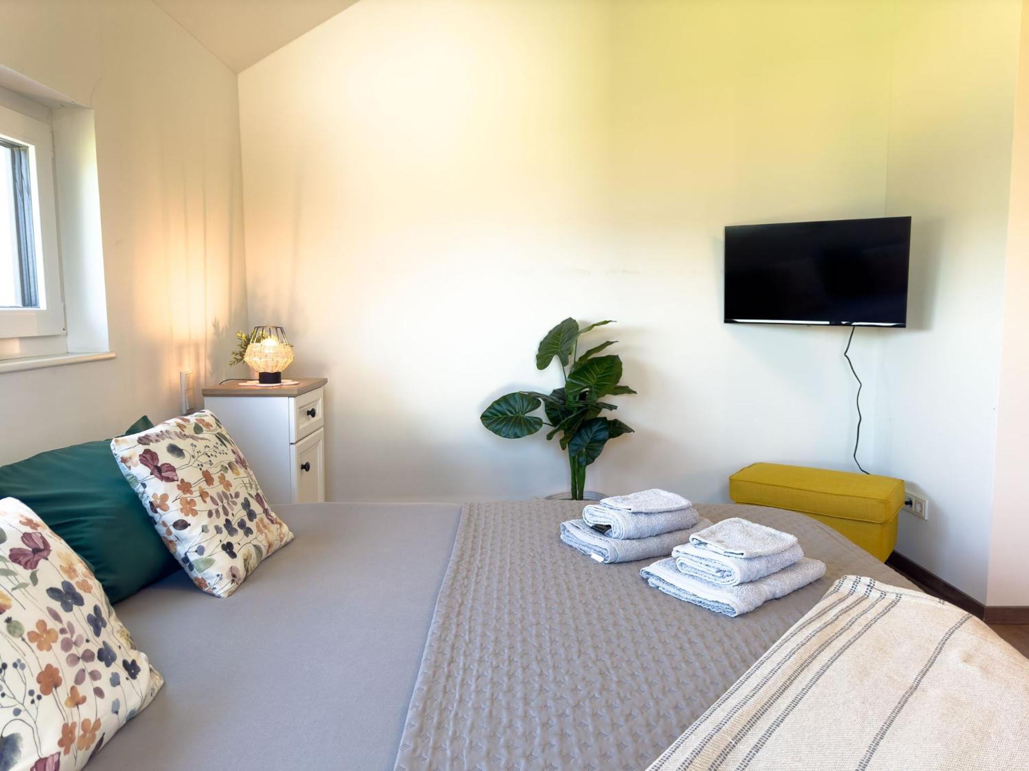 Serenity Vista Retreat Bnb Bescheid Екстериор снимка